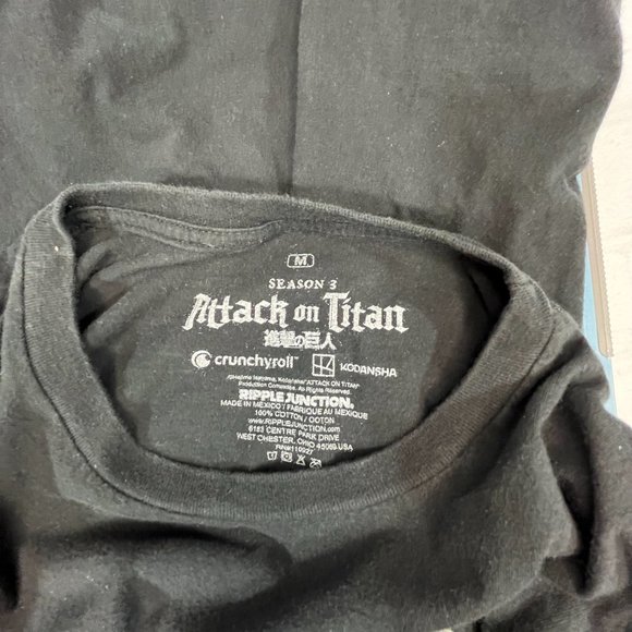 Attach On Titan Black Short Sleeve T-shirt Captain Levi Scout Regiment, Medium - Picture 5 of 7